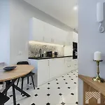 Apartment Radwanska Gold By Lookap